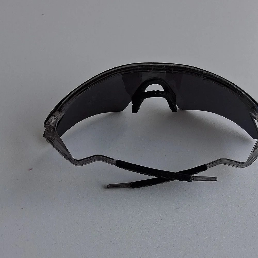 Oakley experience cutting